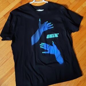 OFFICIAL Billie Eilish t-shirt *RARE*